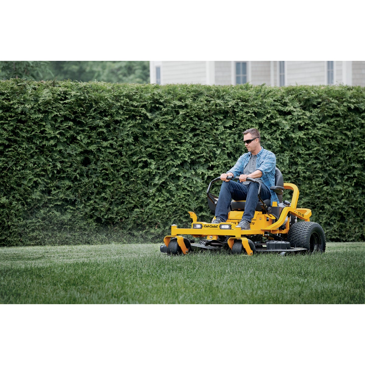 Cub Cadet Ultima ZT2 60 In. 25 HP Kohler Zero Turn Lawn Tractor Image 3
