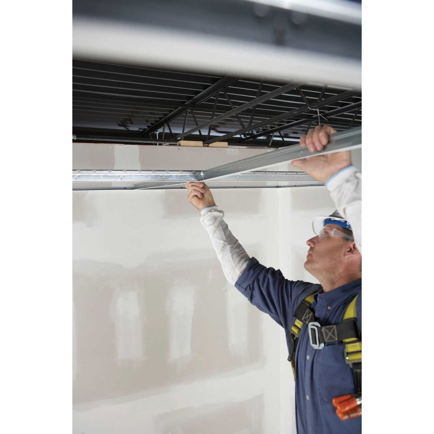 Donn 2 Ft. x 1 In. White Steel Fire Resistant Ceiling Tile Cross Tee Image 3