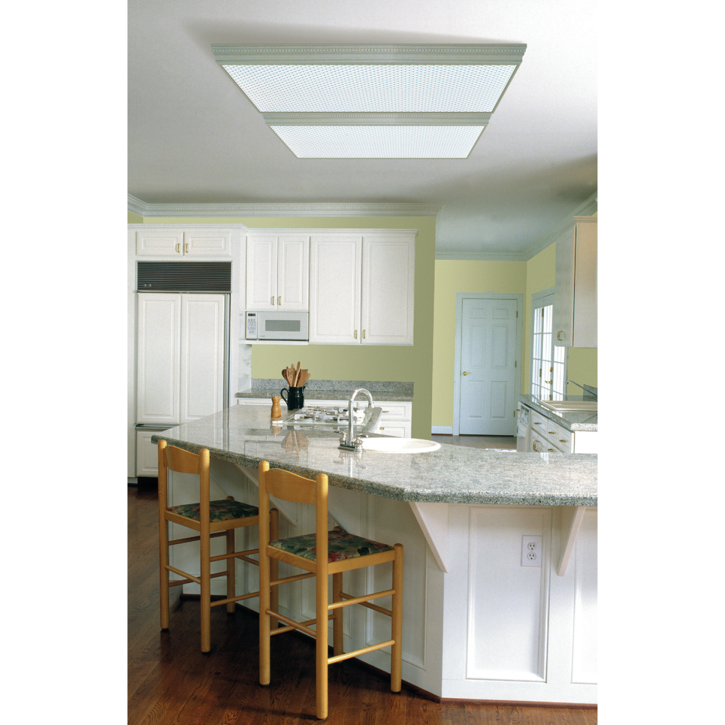 Plaskolite 2 Ft. x 4 Ft. Pattern-12 Prismatic Clear Acrylic Light Panel Image 2