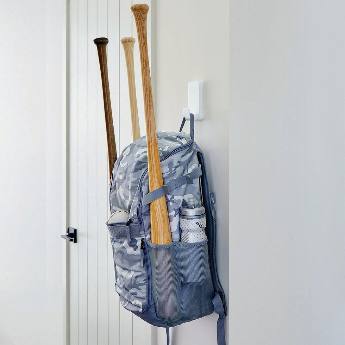 Command Extra Large 15 Lb. Adhesive Hook, White, 1 Hook, 4 Strips Image 6