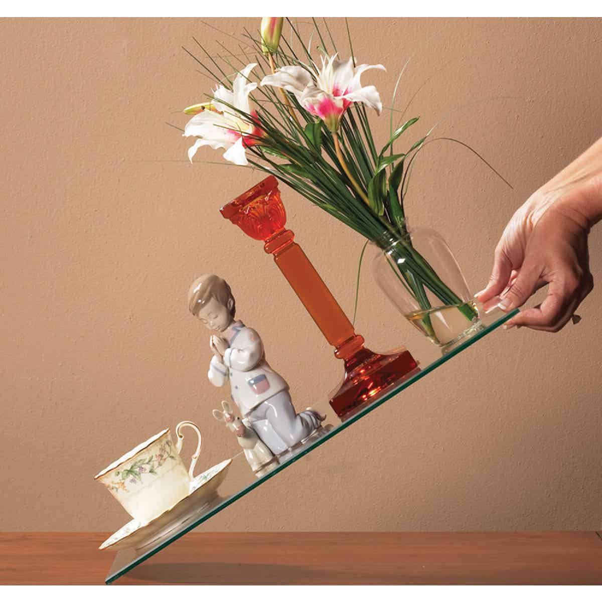 Quake Hold 2.64 Oz. Anchoring Putty Image 2