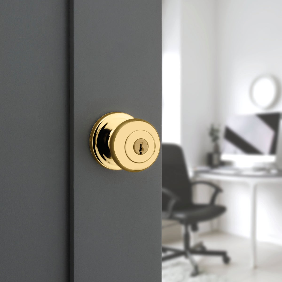Kwikset Signature Series Polished Brass Juno Entry Door Knob with SmartKey Image 2