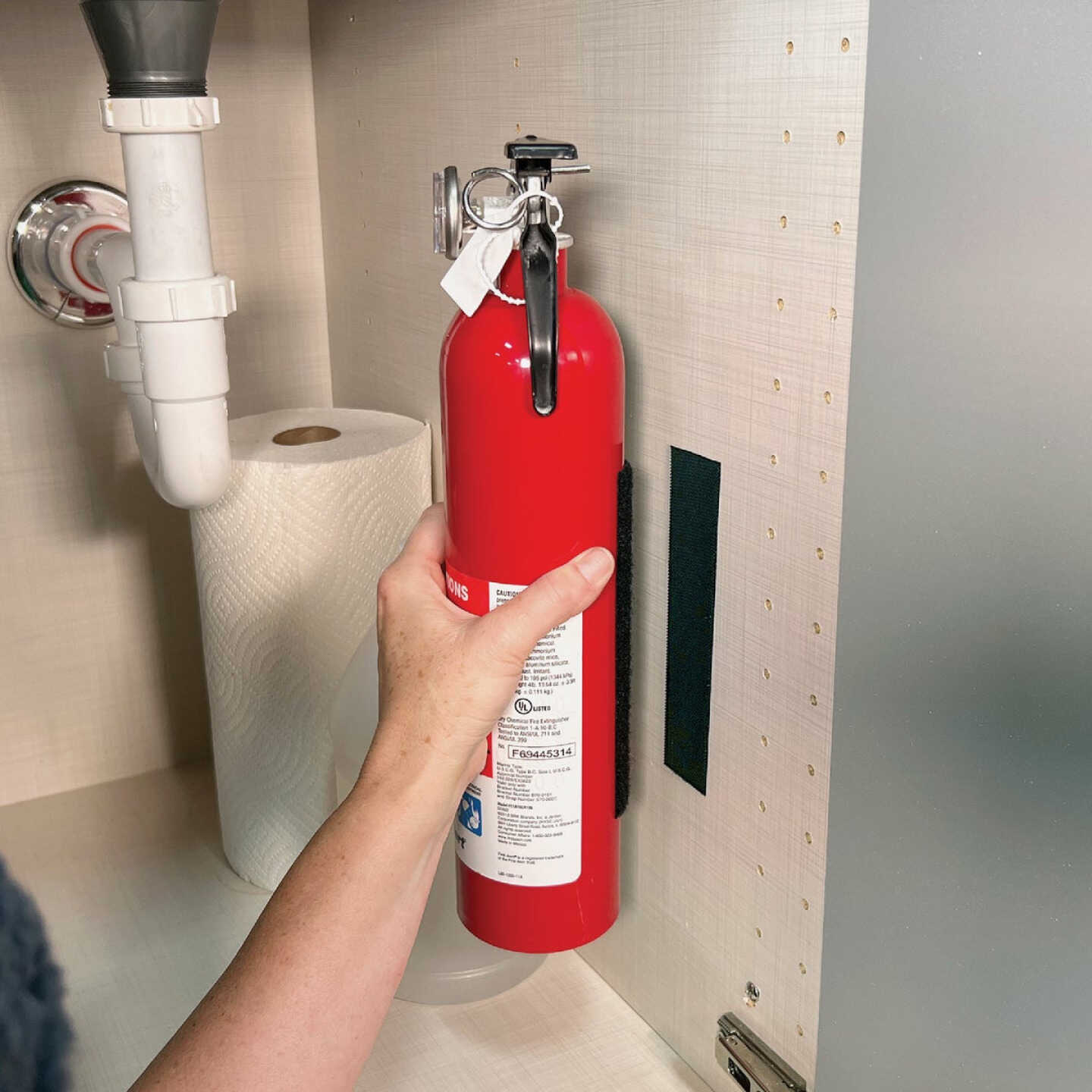 Wrap-It Storage Stick 'Em 2 In. x 10 Ft. Industrial Strength Black Hook & Loop Roll Image 2