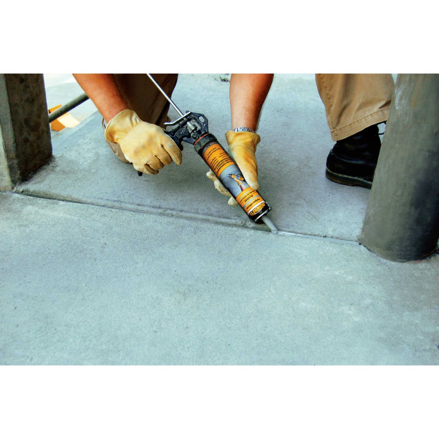 Quikrete 10 Oz. Gray Advanced Polymer Self-Leveling Sealant Image 2