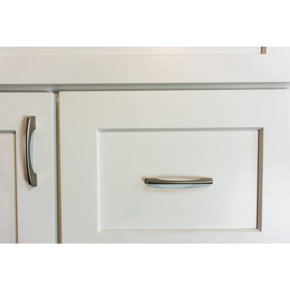 CraftMark Shaker Retreat White 36 In. W x 34 In. H x 21 In. D Vanity Base without Top, 2 Door/2 Drawer Image 5