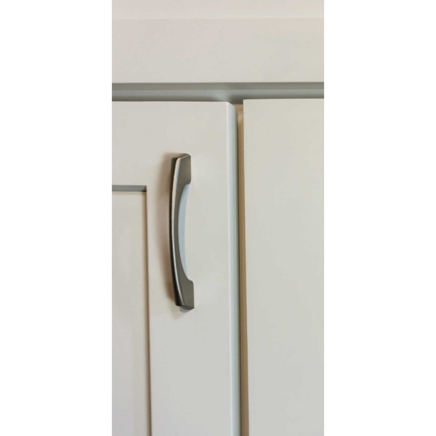 CraftMark Shaker Retreat White 48 In. W x 34 In. H x 21 In. D Vanity Base without Top, 2 Door/4 Drawer Image 8