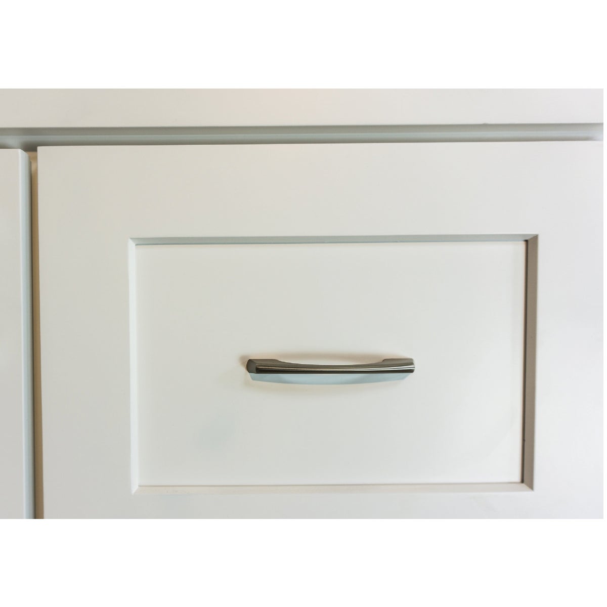 CraftMark Shaker Retreat White 48 In. W x 34 In. H x 21 In. D Vanity Base without Top, 2 Door/4 Drawer Image 9