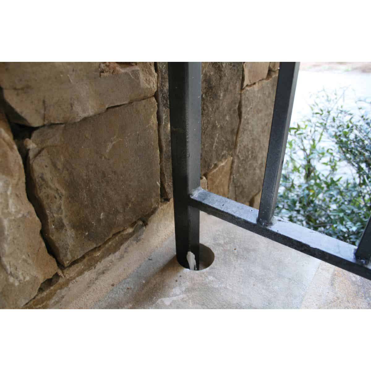 Quikrete 10 Lb. Pail Anchoring Cement Image 2