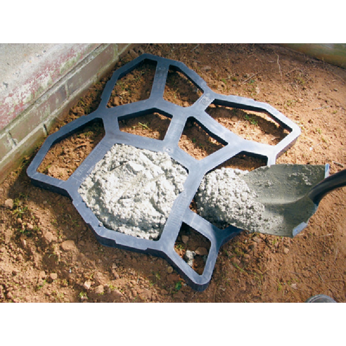 Quikrete Plastic Mold Reusable 2 Ft. Concrete Mold, Country Stone Image 2