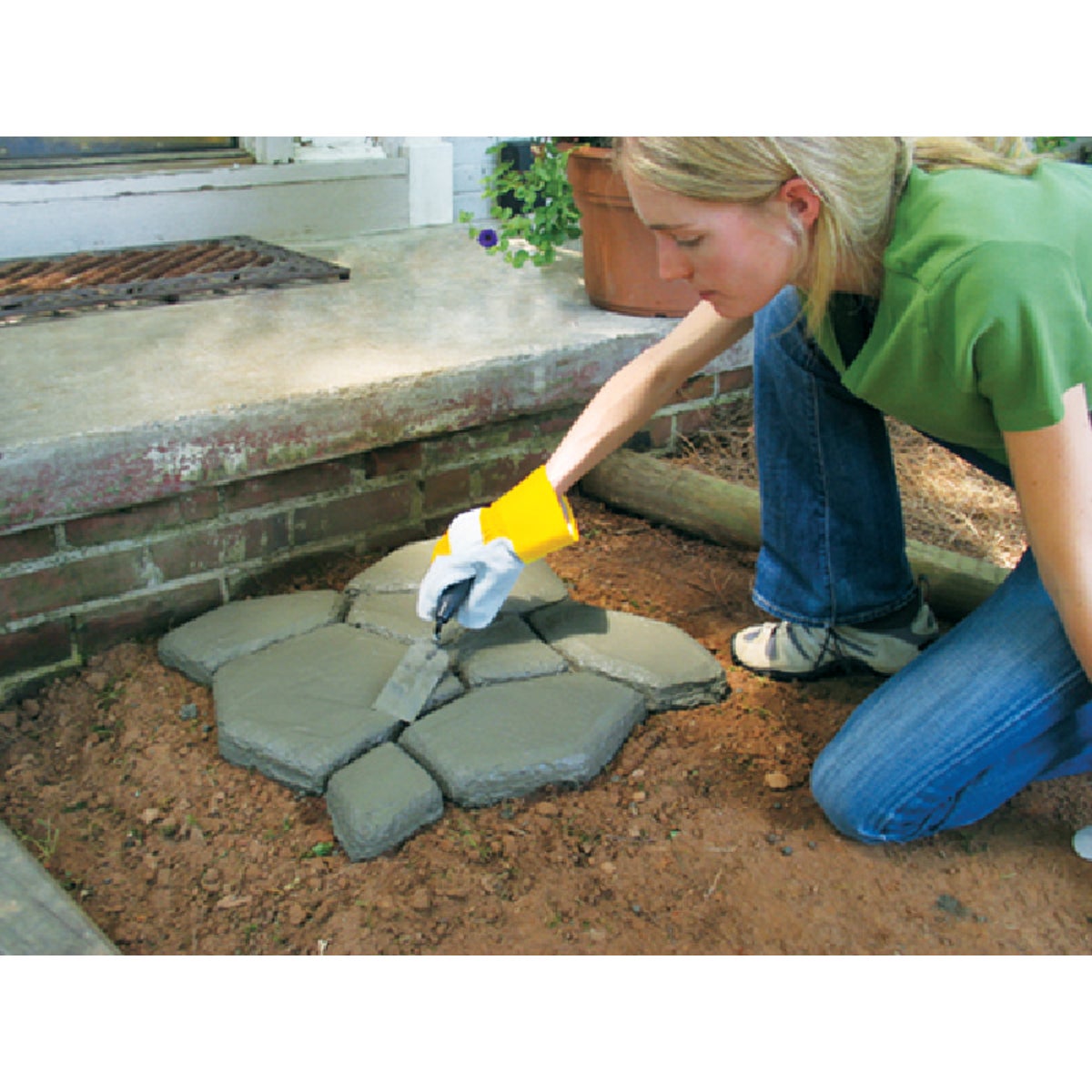 Quikrete Plastic Mold Reusable 2 Ft. Concrete Mold, Country Stone Image 4