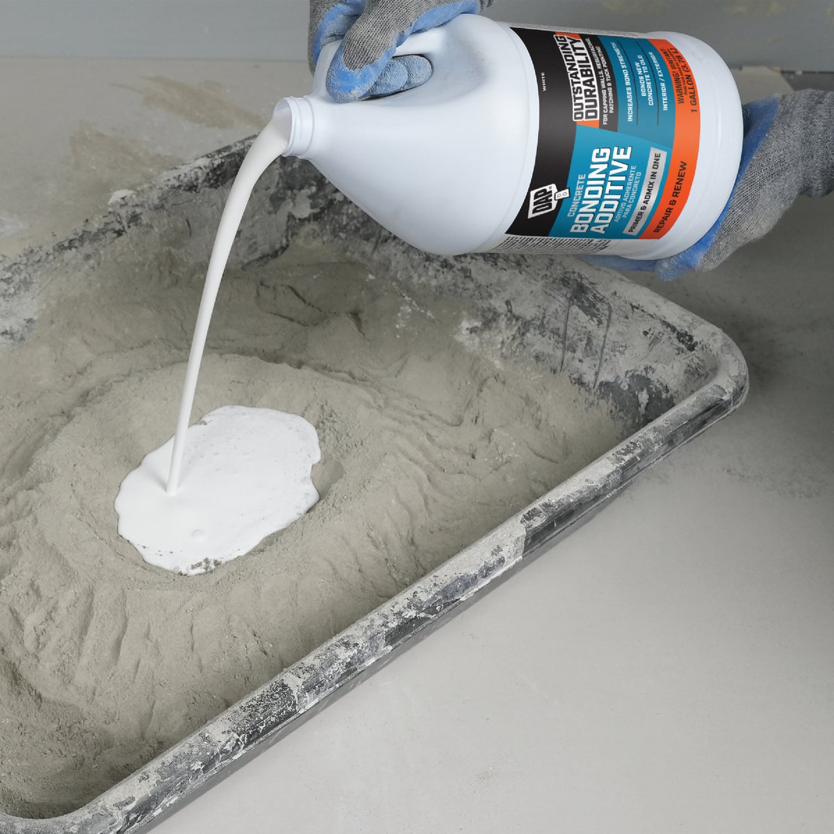 DAP 1 Gal. Concrete Bonding Additive, White Image 4