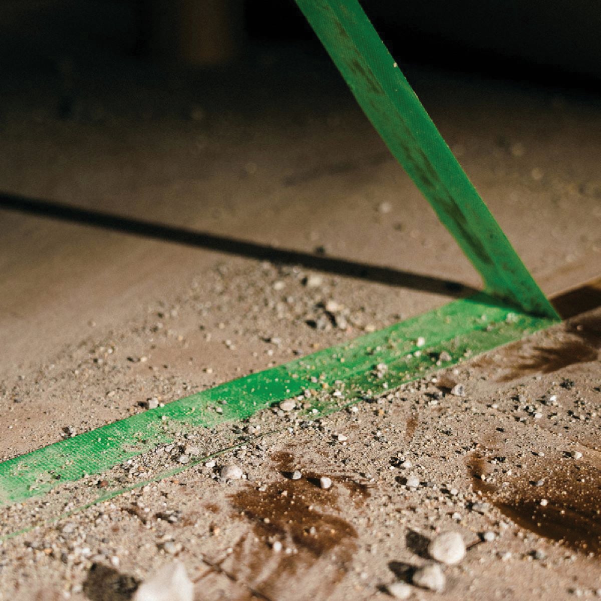 Ram Board 2 In. W x 164 Ft. L 90-Day Clean Release Edge Floor Protection Tape Image 2