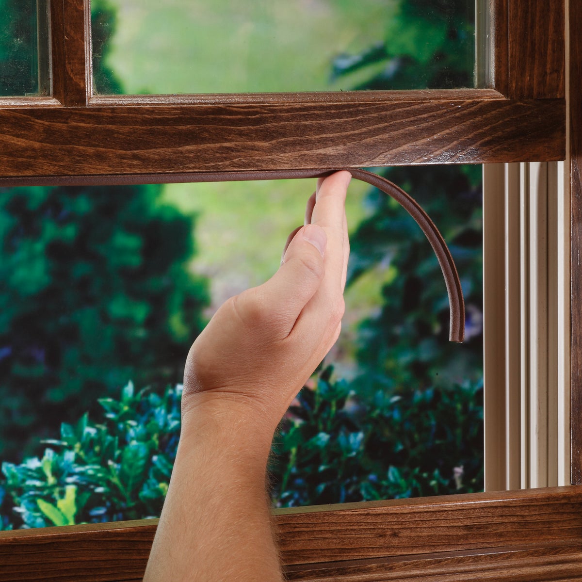 M-D Building Products 1/4 In. x 5/16 In. x 17 In. Brown Premium Rubber Window Seal for Medium Gaps Image 3