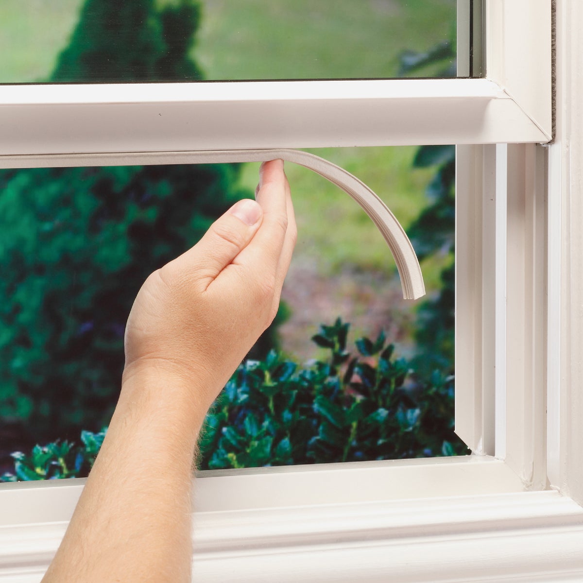 M-D Building Products 5/16 In. x 19/32 In. x 10 Ft. White Premium Rubber Window Seal for Large Gaps Image 3