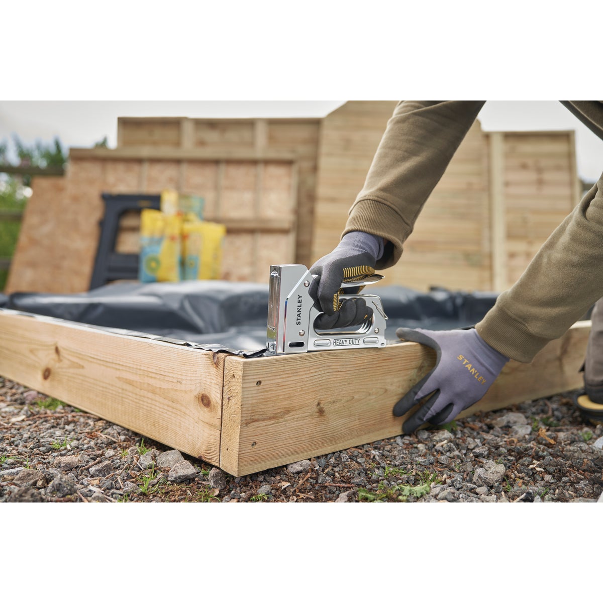 Stanley Heavy-Duty Staple Gun Image 9