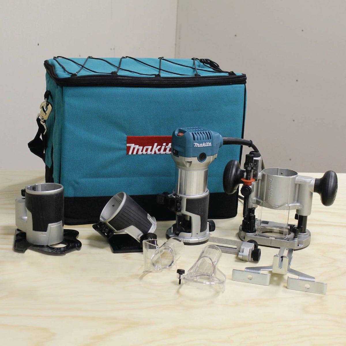 Makita 6.5-Amp 1.25 HP Compact Router Kit Image 4
