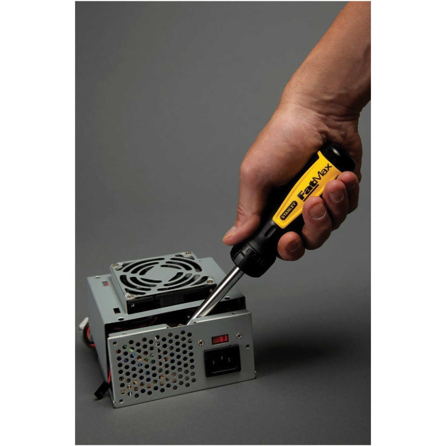 Stanley FatMax Multi-Bit Ratcheting Screwdriver Image 2