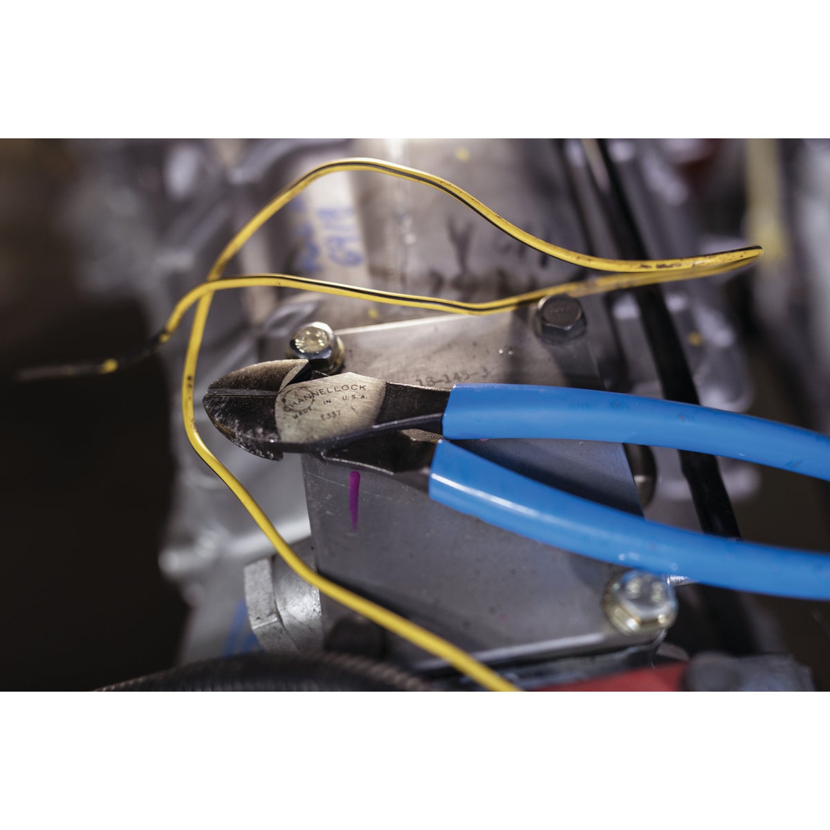 Channellock 7 In. E-Series Diagonal Cutting Pliers Image 4