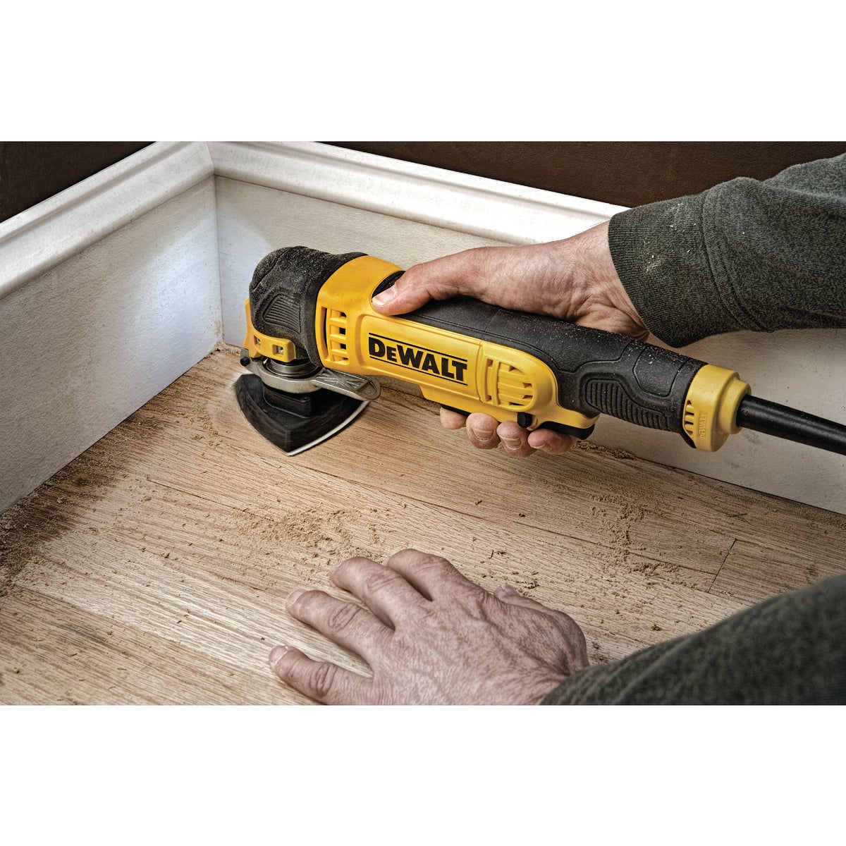 DEWALT 3-Amp Oscillating Tool Kit  Image 3