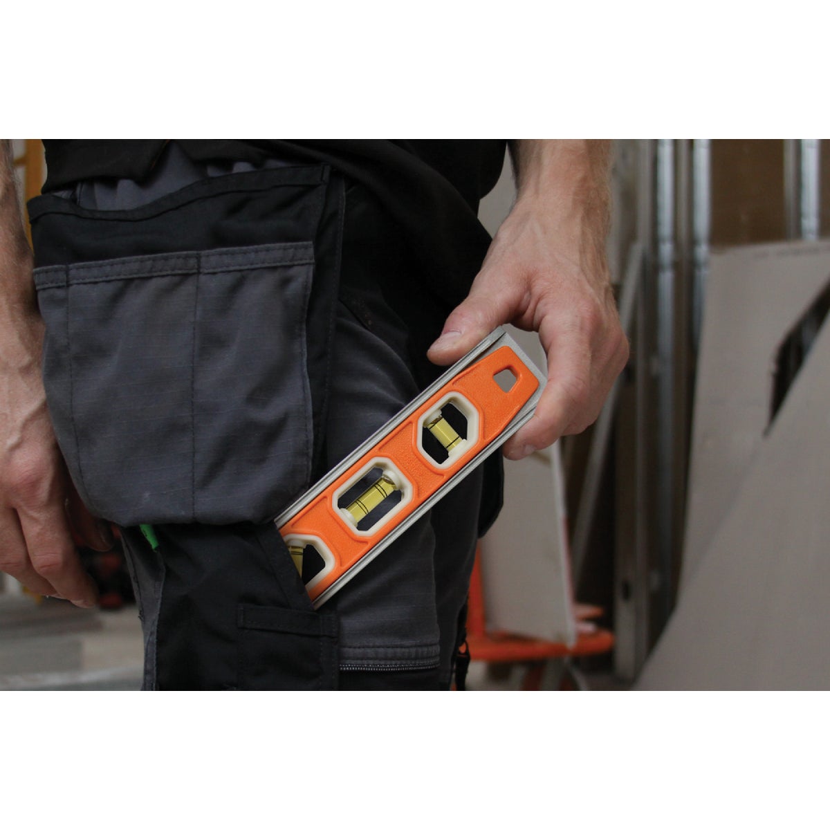 Johnson Level 9 In. Aluminum Magnetic Glo-View Torpedo Level Image 4