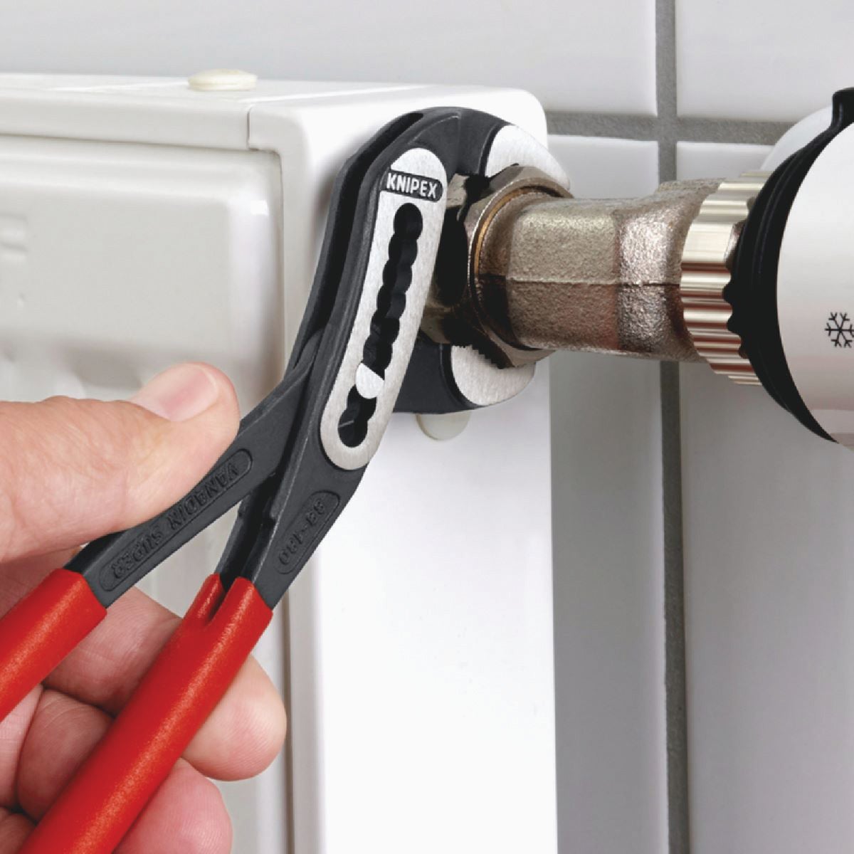 Knipex Alligator 7-1/4 In. Water Pump Groove Joint Pliers Image 2