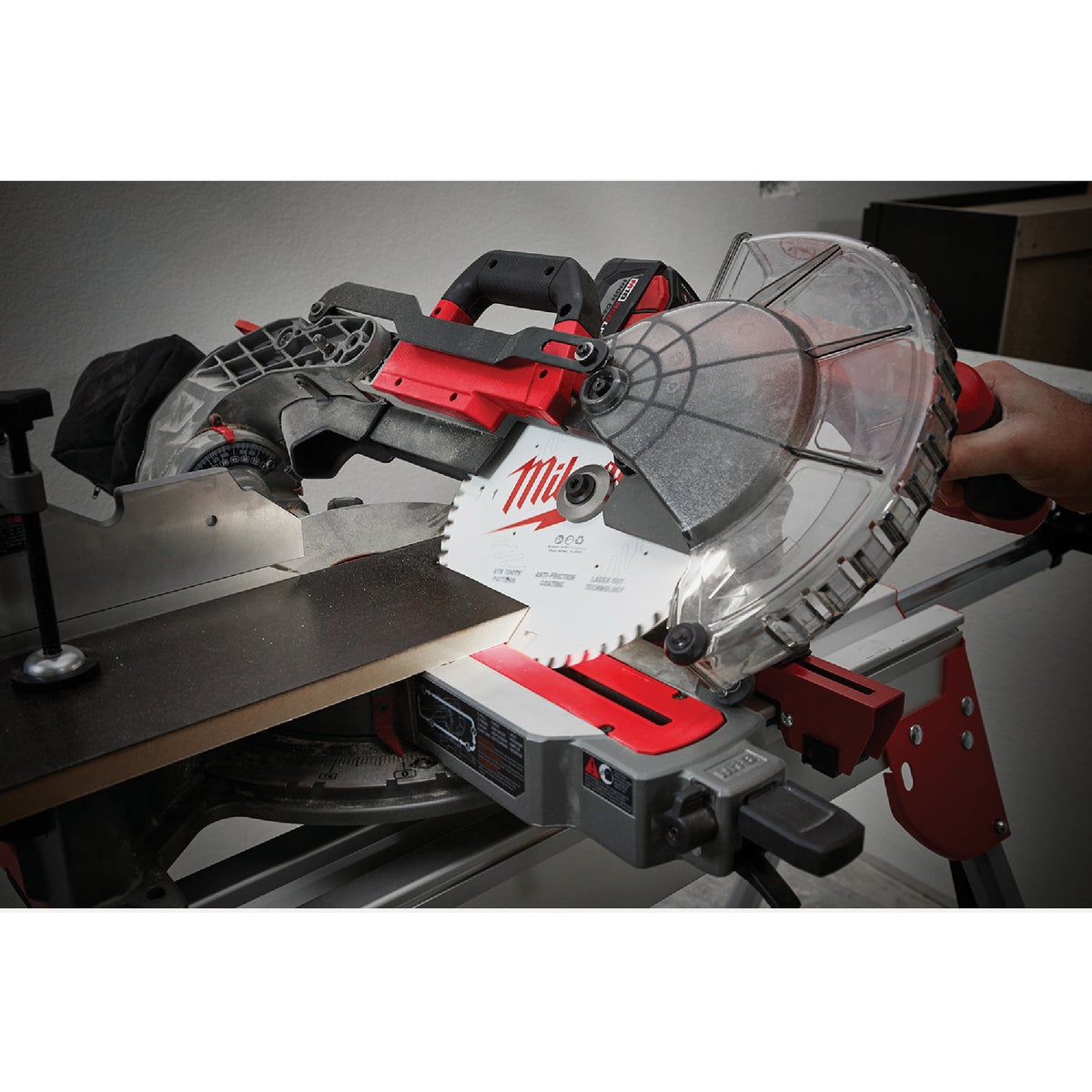 Milwaukee 10 In. 40-Tooth General Purpose & 60-Tooth Fine Finish Wood Circular Saw Set Image 4