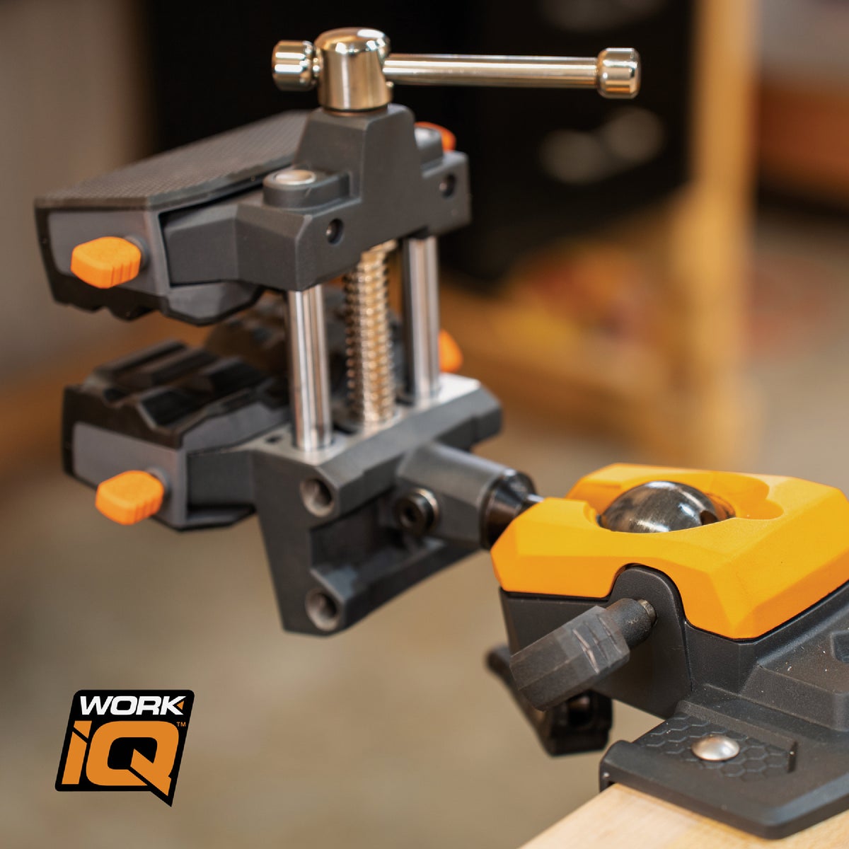 IQ Vise 360-Degree Articulating Bench Vise Image 5