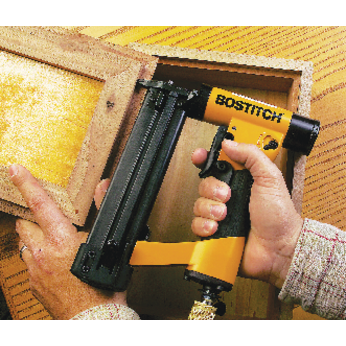 Bostitch 23-Gauge 1-3/16 In. Pin Nailer Kit Image 2