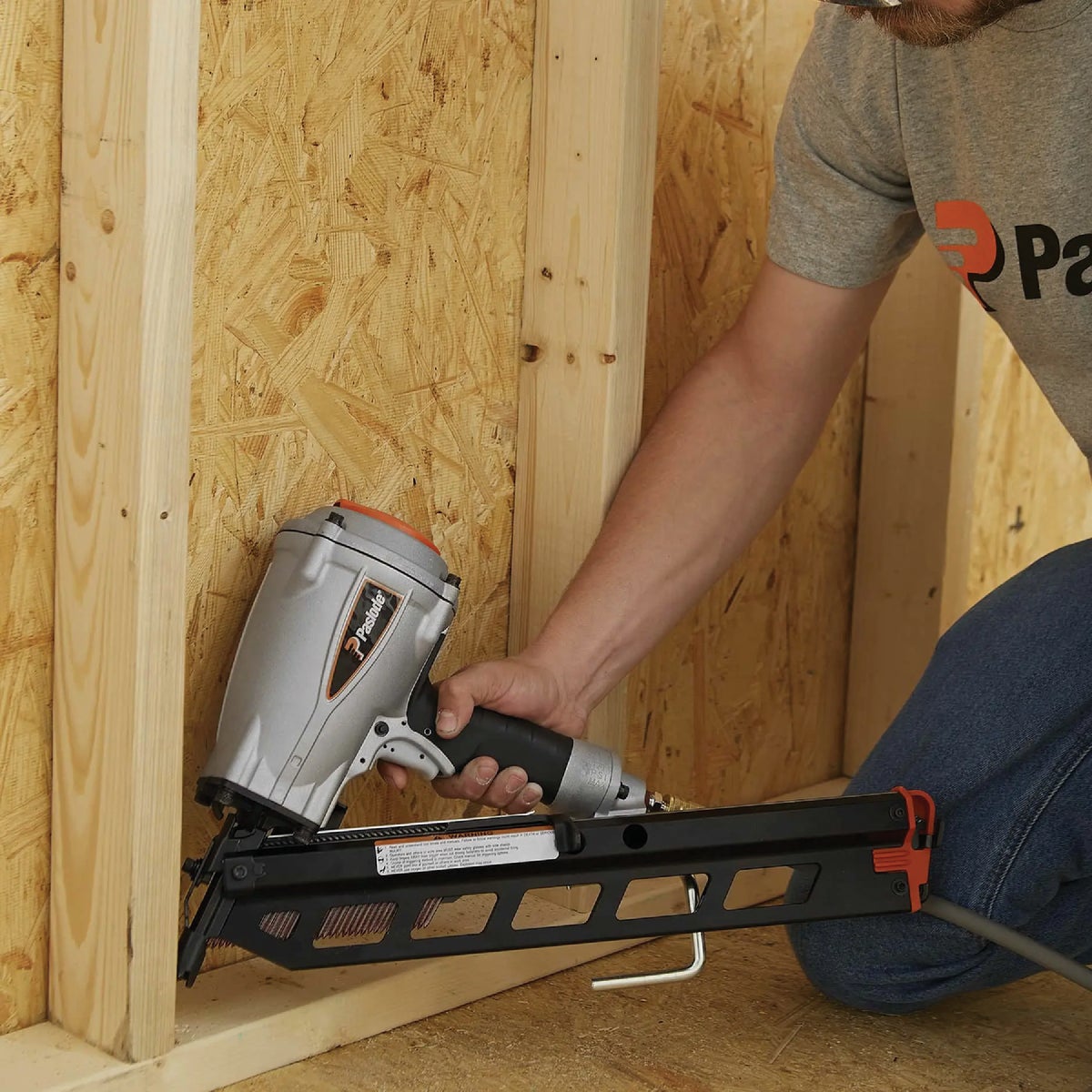 Paslode PowerMaster Plus 30 Degree 3-1/2 In. Pneumatic Framing Nailer Image 3