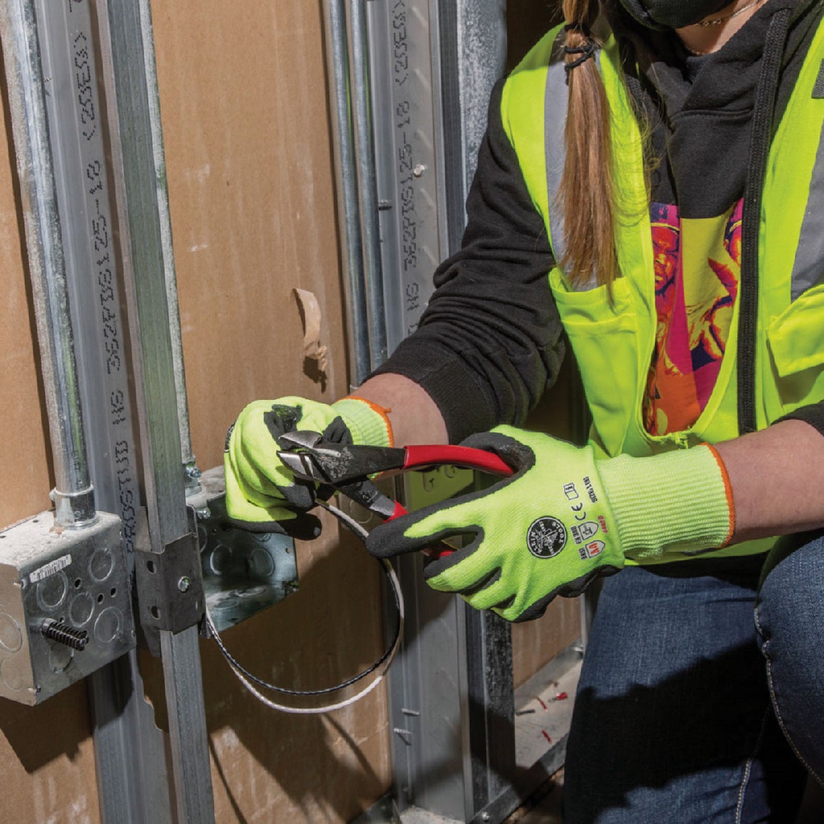 Klein 8 In. High-Leverage Diagonal Cutting Pliers Image 2