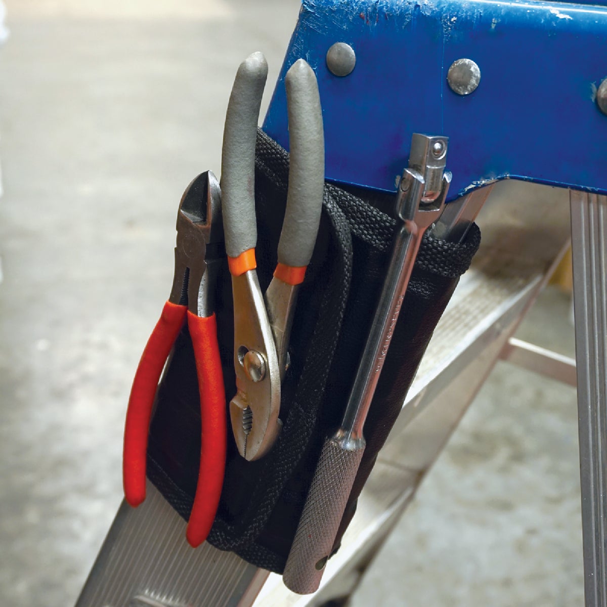 MagnetSource 12.5 In. x 6.75 In. Magnetic ToolMat Image 3