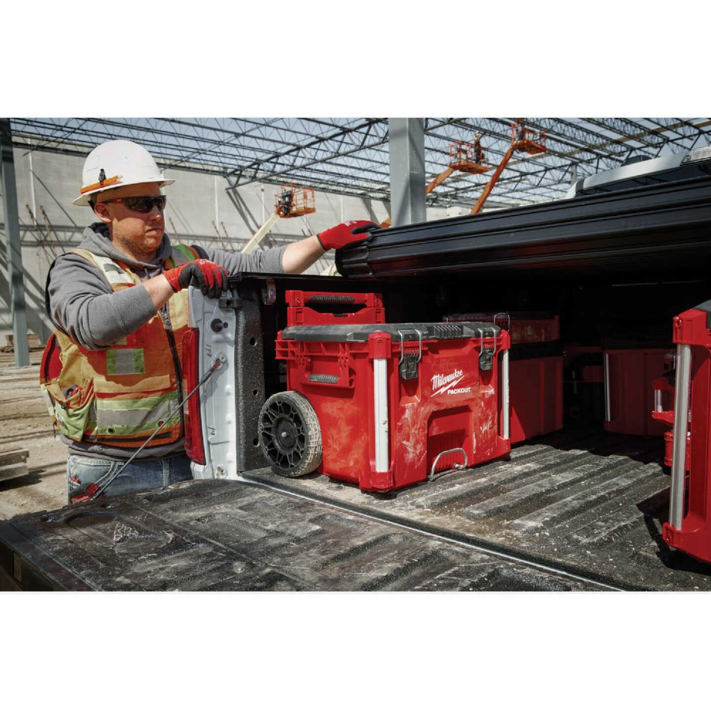 Milwaukee Low-Profile Handle for PACKOUT Rolling Tool Box Image 5