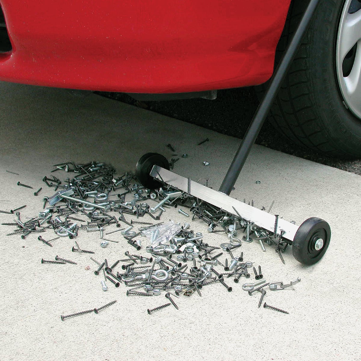 Master Magnetics Magnet Source 14.5 In. Mini Magnetic Floor Sweeper Image 3