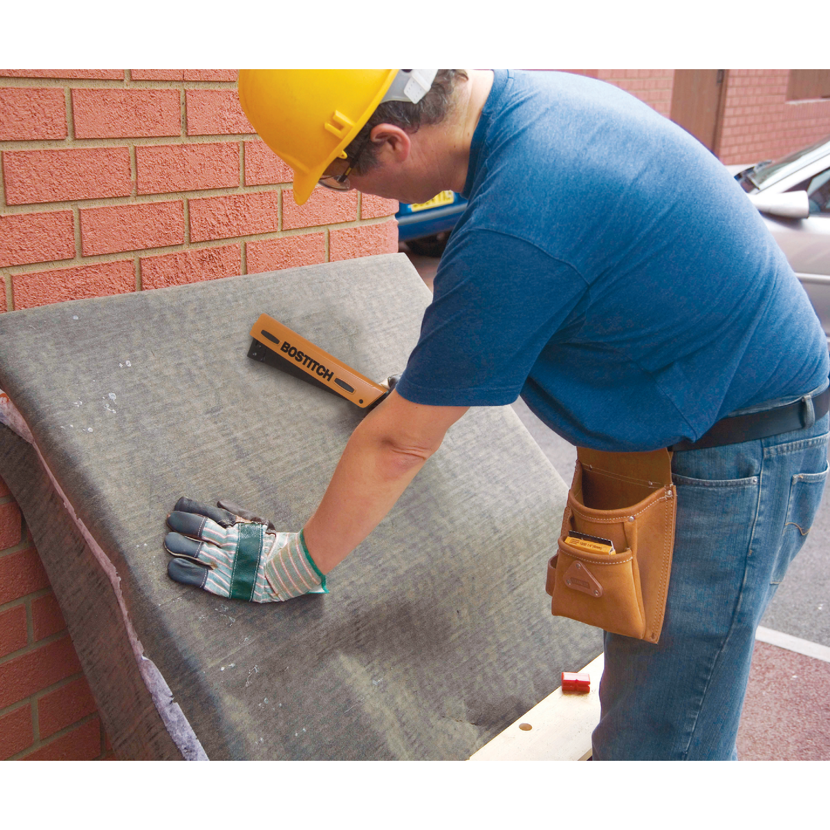 Bostitch PowerCrown Light-Duty Hammer Tacker with Holder Image 2