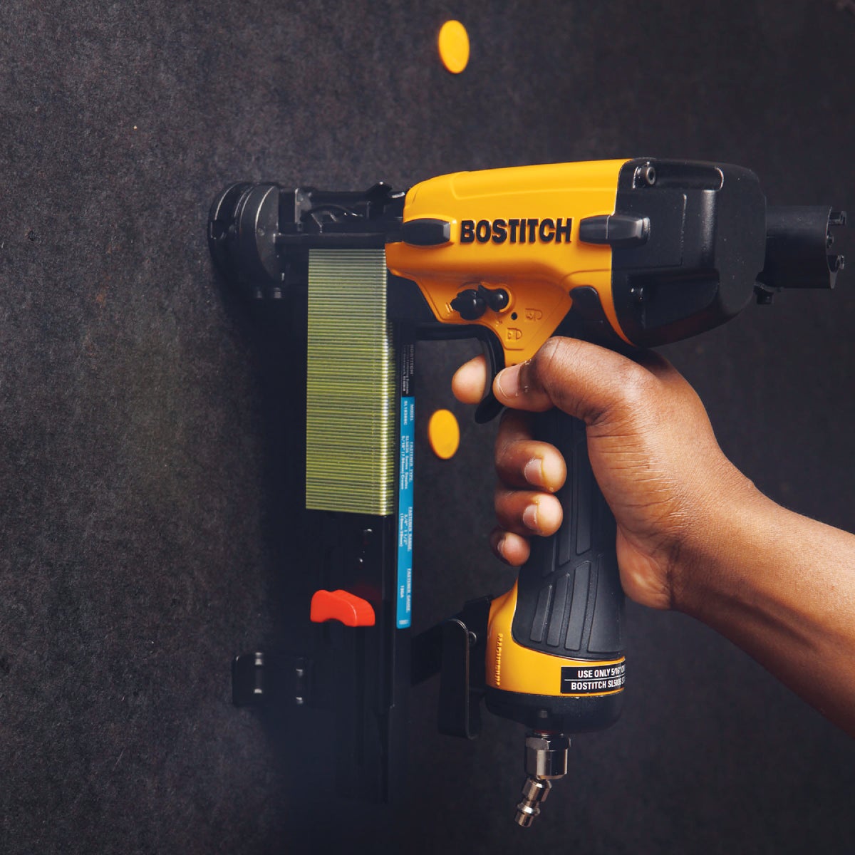 Bostitch 18-Gauge 5/16 In. Crown 1-1/2 In. Button Cap Finish Stapler Kit Image 2