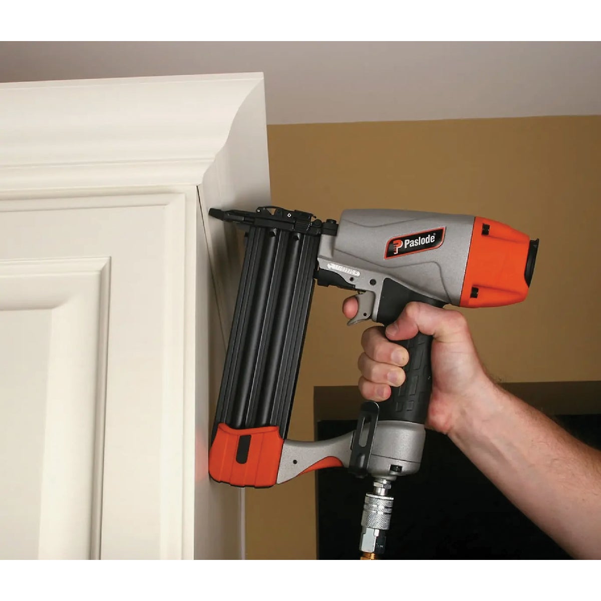 Paslode 18-Gauge 2 In. Pneumatic Brad Nailer Image 4