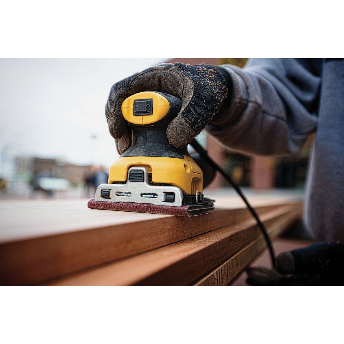 DEWALT 2.3 Amp 1/4 Sheet Sander Image 7