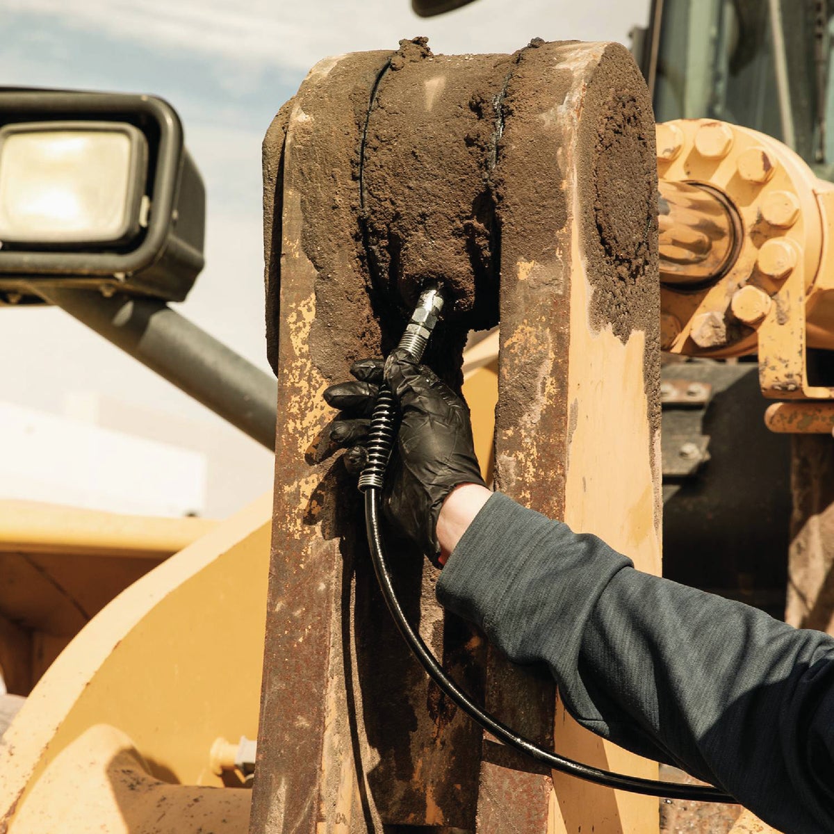 Makita 18V LXT Lithium-Ion Cordless Grease Gun Kit Image 3