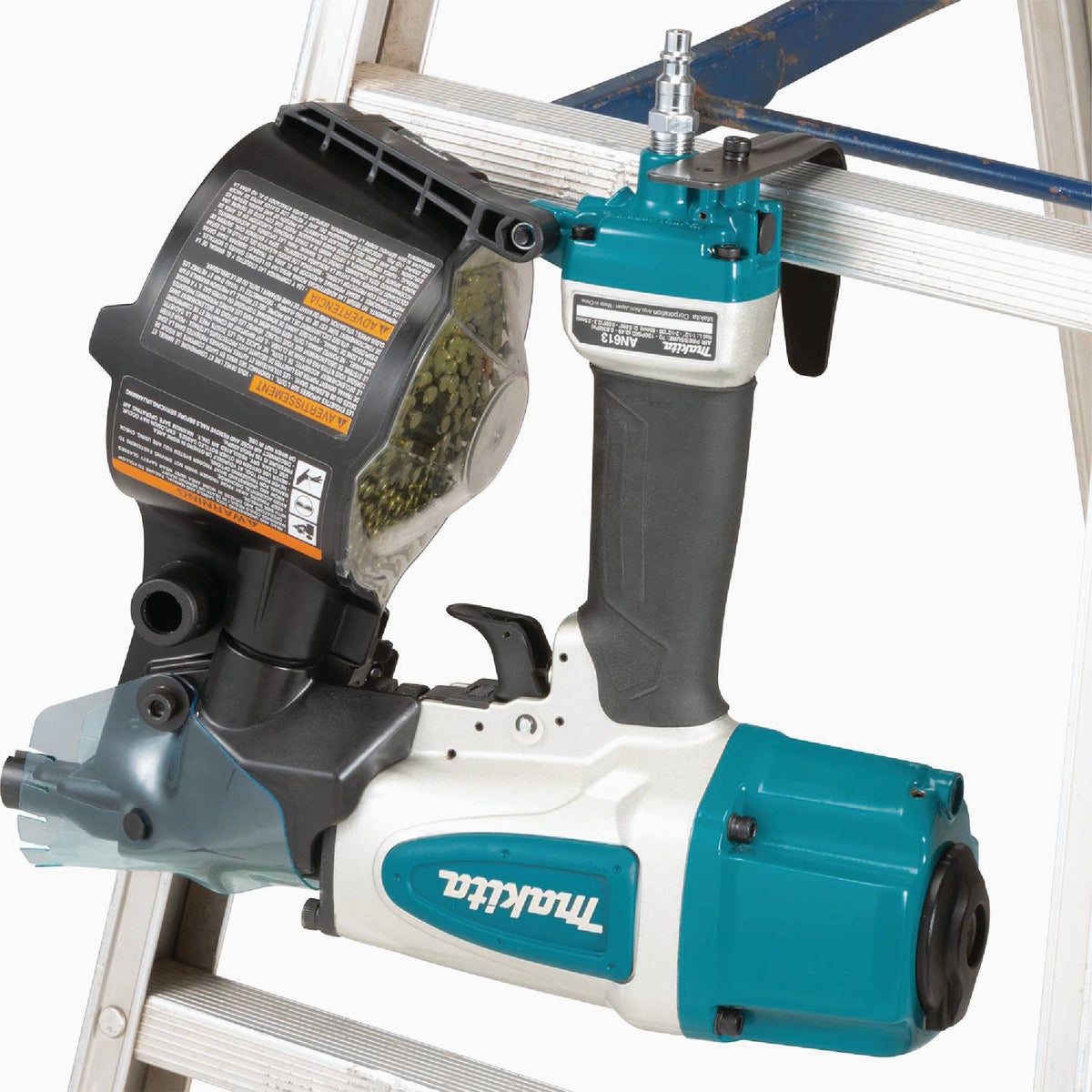 Makita 15 Degree 2-1/2 In. Coil Siding Nailer Image 10