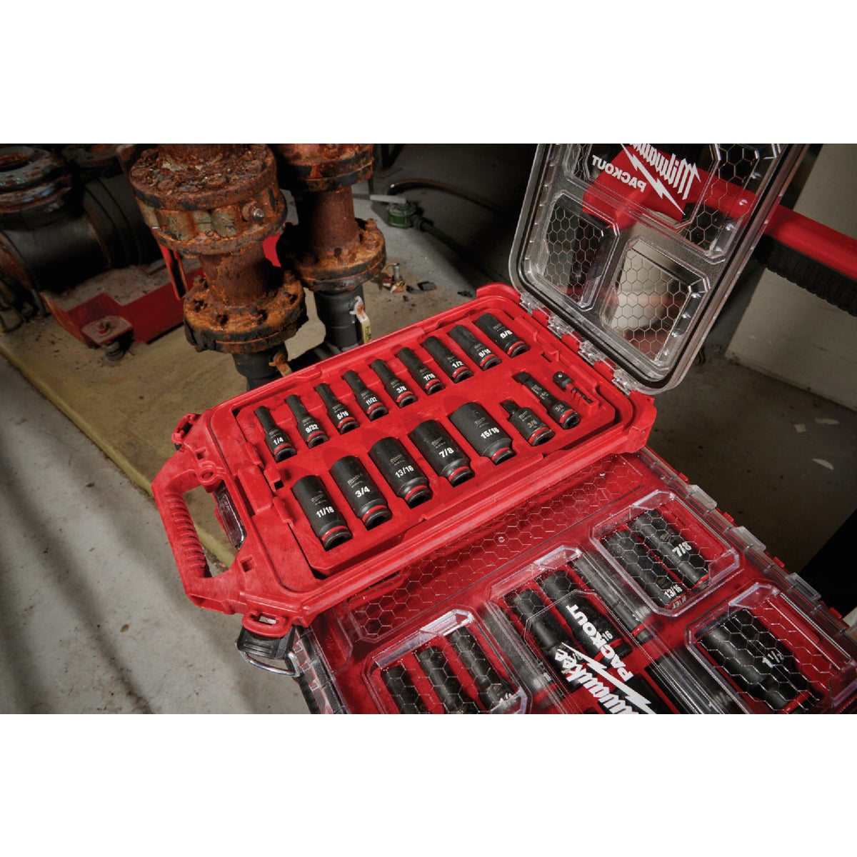 Milwaukee SHOCKWAVE Standard 3/8 In. Drive 6-Point Deep Impact Driver Set with PACKOUT Organizer (17-Piece) Image 2