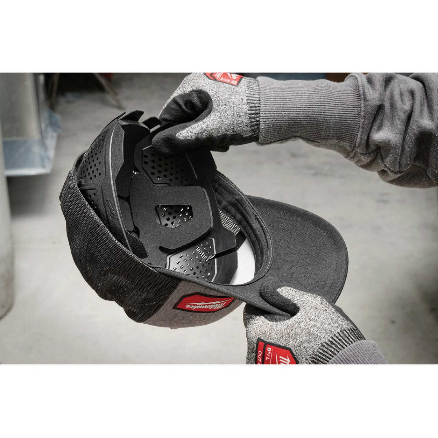 Milwaukee Universal Bump Cap Insert Image 3