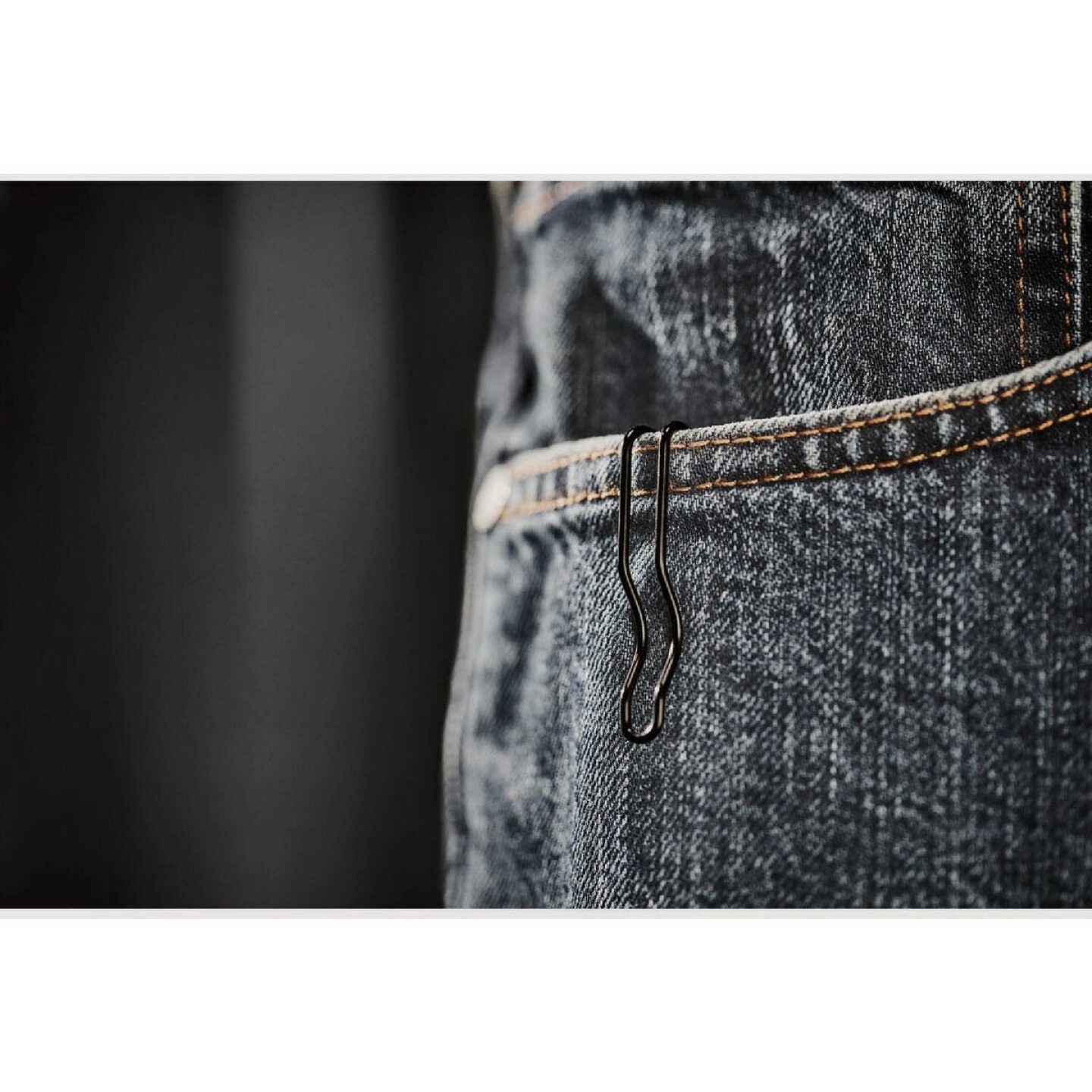 DEWALT Push & Flip Folding Utility Knife Image 10