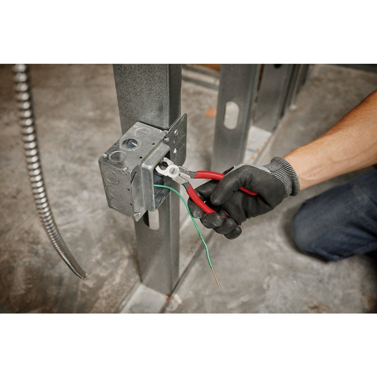 Milwaukee 8 In. Dipped Grip Long Nose Pliers (USA) Image 6