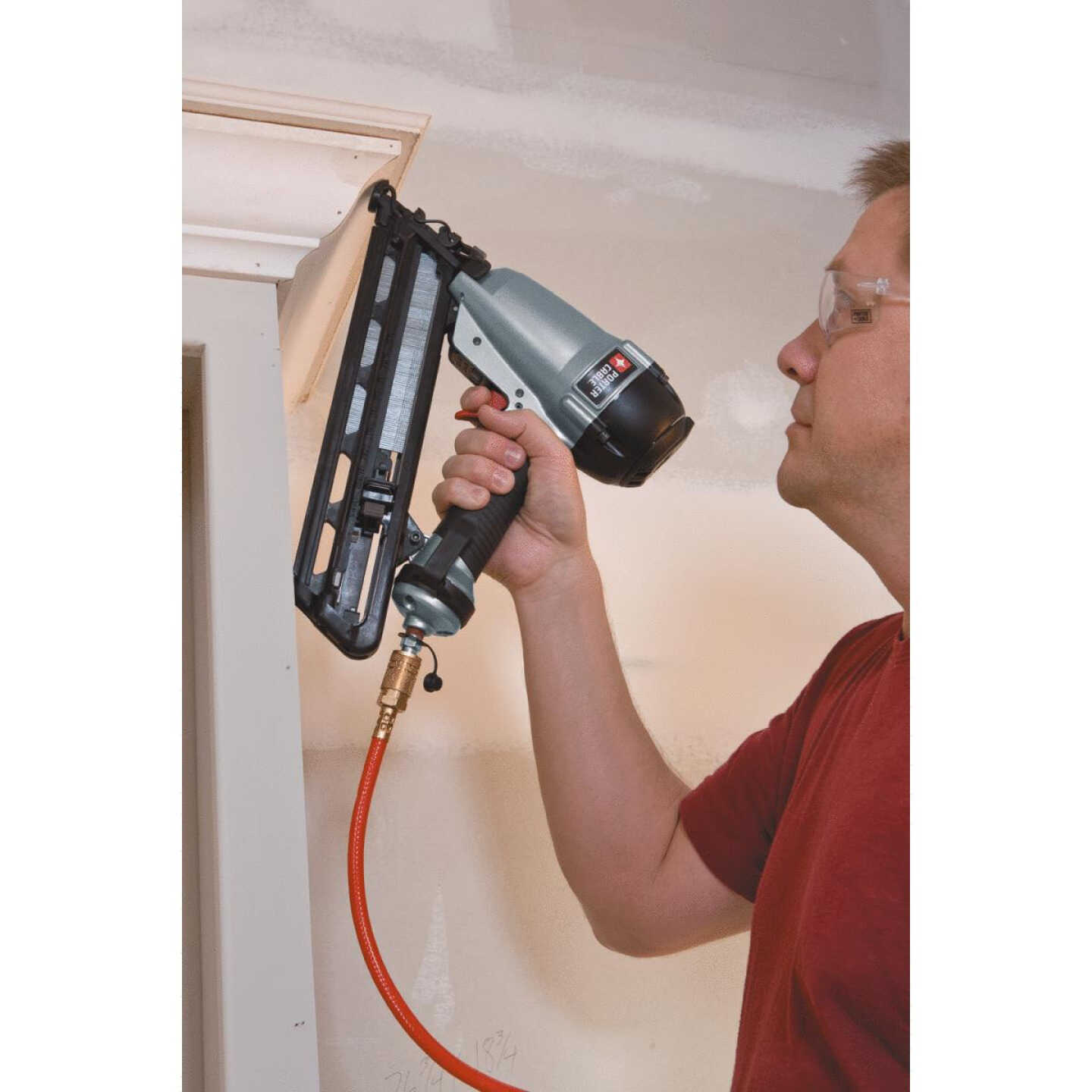 Porter Cable 15-Gauge 2-1/2 In. Angled Finish Nailer Kit Image 3