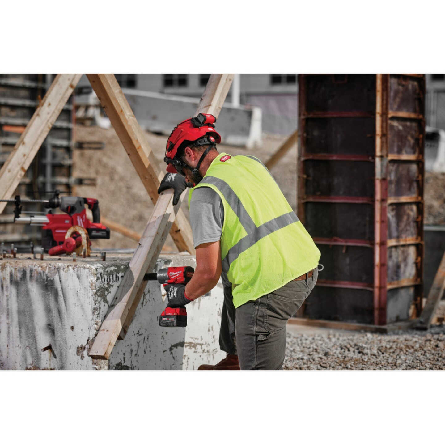 Milwaukee Class 2 High Visibility Yellow Mesh One Pocket Safety Vest, L/XL Image 5