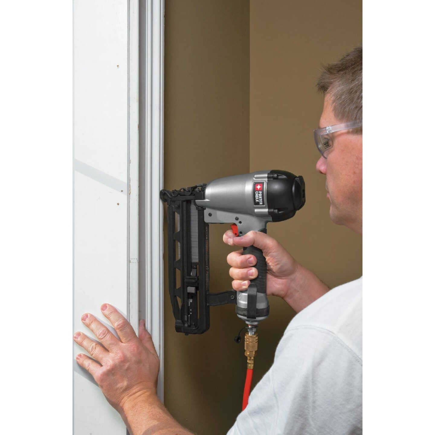 Porter Cable 16-Gauge 2-1/2 In. Straight Finish Nailer Kit Image 4