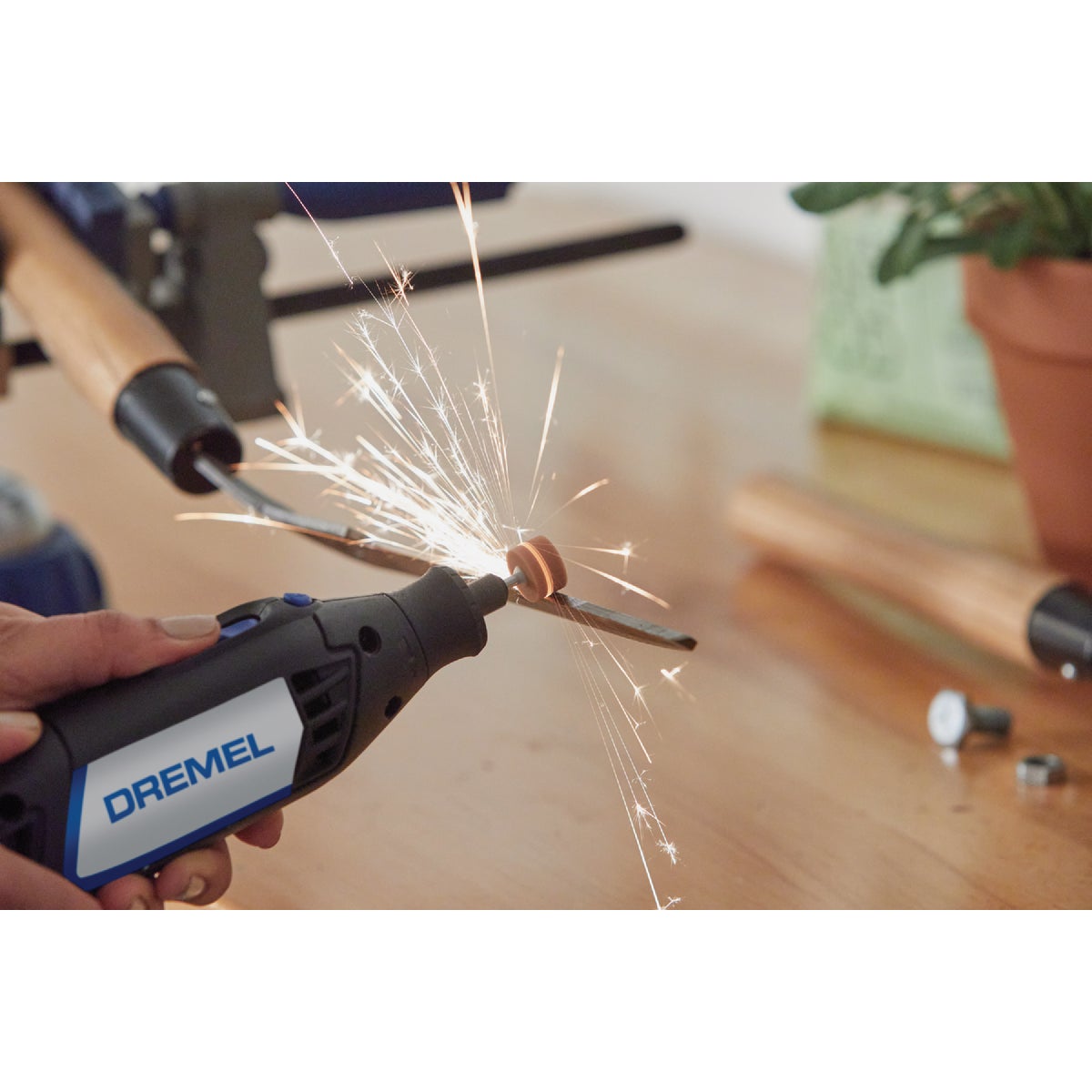 Dremel 5/8 In. 3/8 In. Aluminum Oxide Grinding Stone Image 3