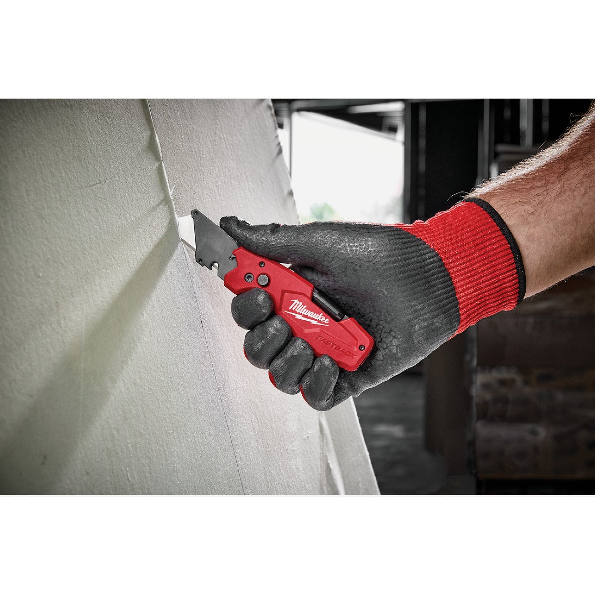 Milwaukee FASTBACK 6 in 1 Folding Utility Knife Image 6