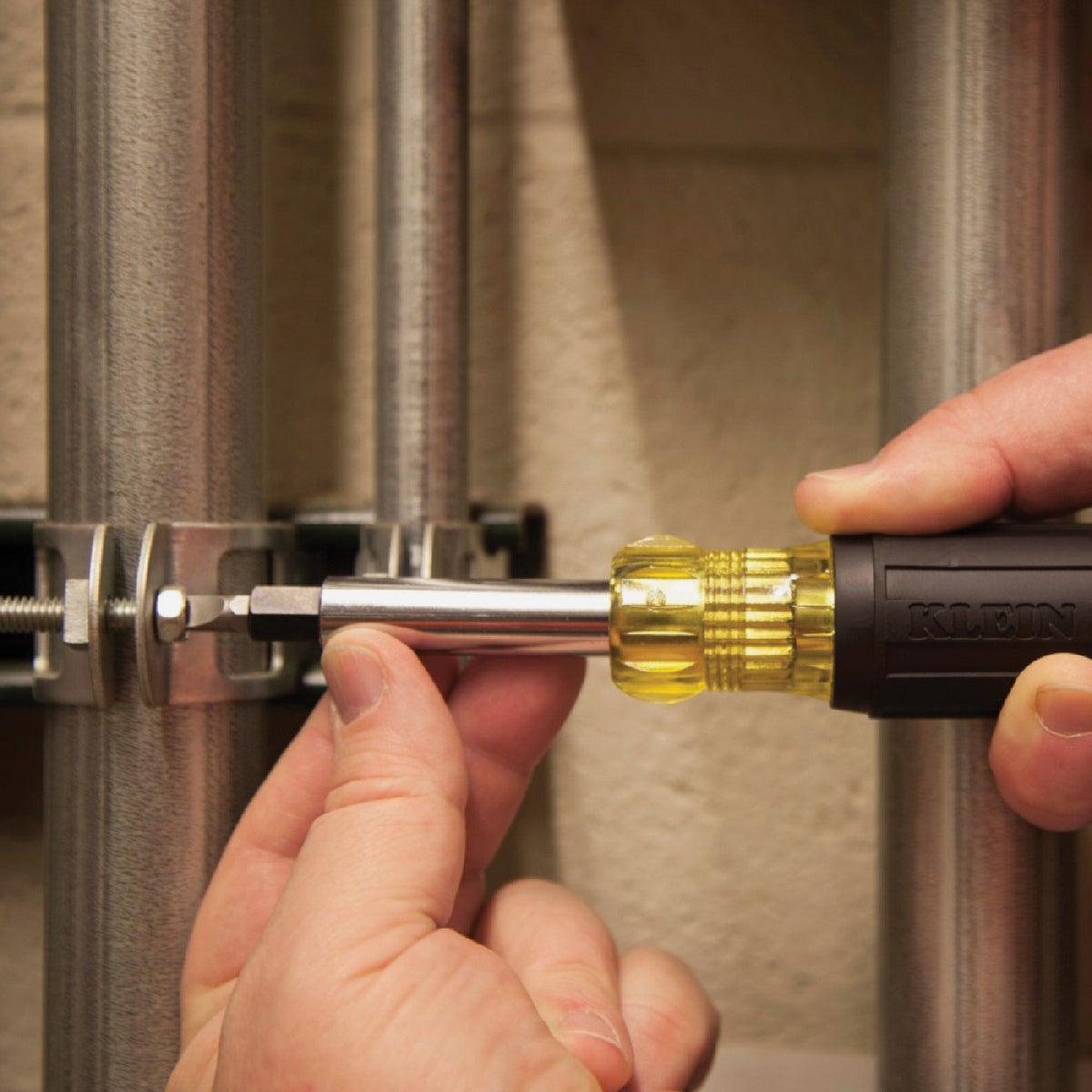 Klein 9-in-1 Multi-Bit Screwdriver and Nutdriver Image 3