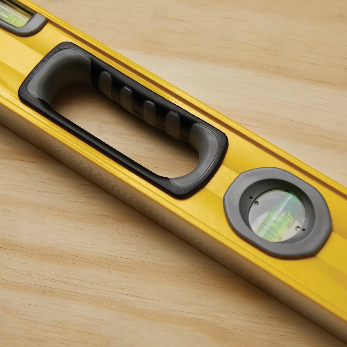 Stanley FatMax 72 In. Non-Magnetic Aluminum Box Level Image 2